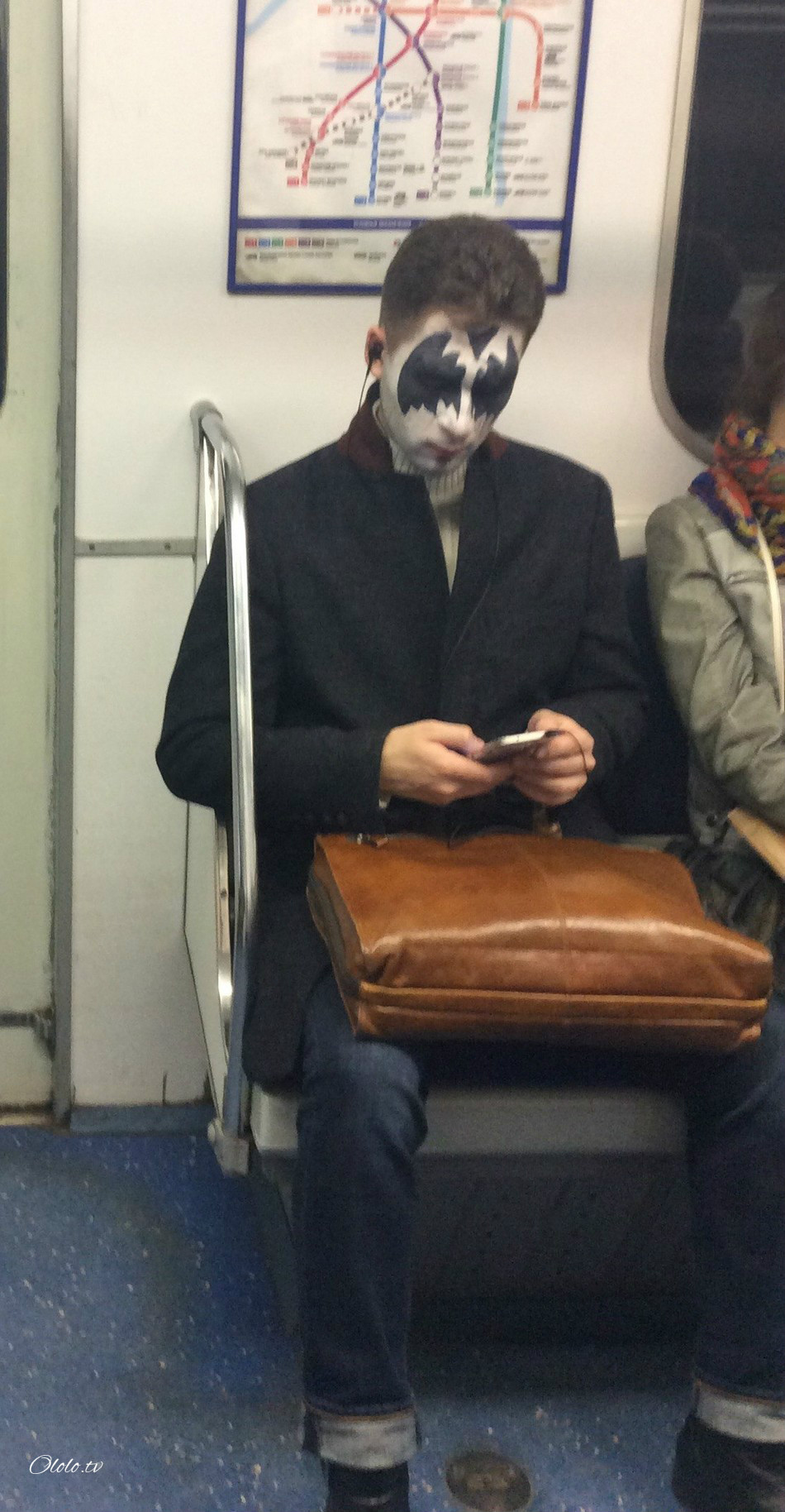 Модные люди в метро 2: осторожно, здесь может быть ваша фотография! рис 21