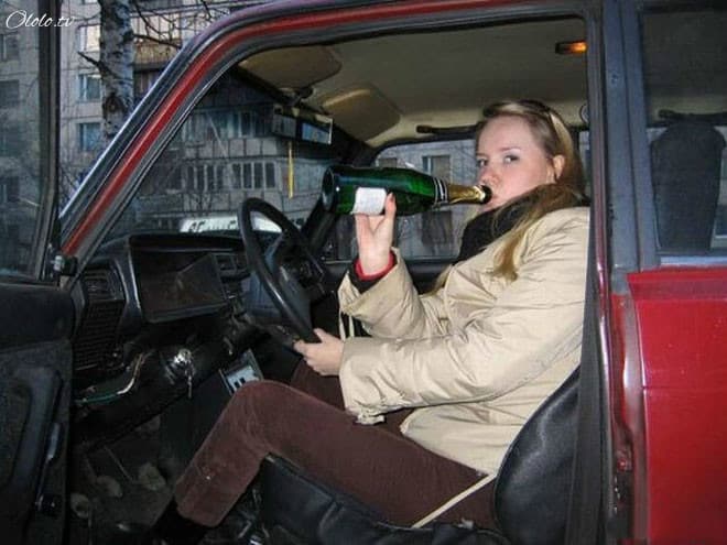 15 забавных фото, демонстрирующие непростые взаимоотношения девушек с автомобилями. Часть I рис 12