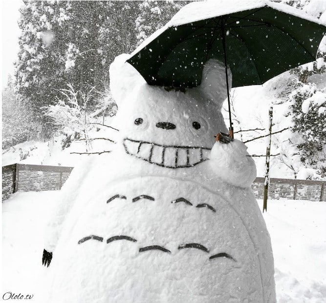 Когда в Японии выпадает снег, нельзя просто так взять и слепить снеговика рис 13