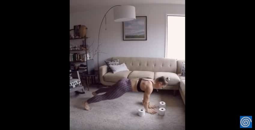 Необычные домашние тренировки с туалетной бумагой! Видео