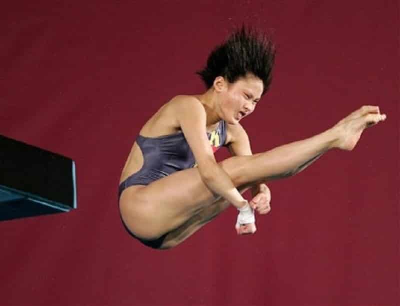 Очень смешные фото прыгунов в воду рис 4