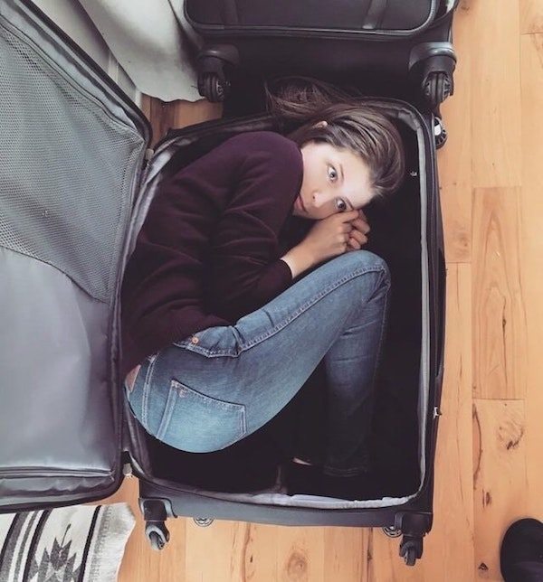 15 смешных фотожаб на Анну Кендрик в чемодане!