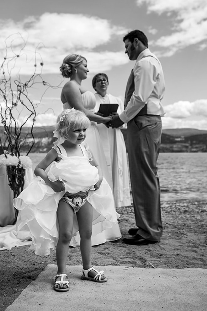 20 случайно испорченных снимков со свадьбы, ставших настоящей фотобомбой! рис 14