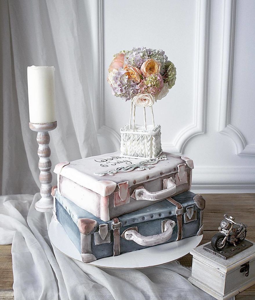 торт в форме чемоданов