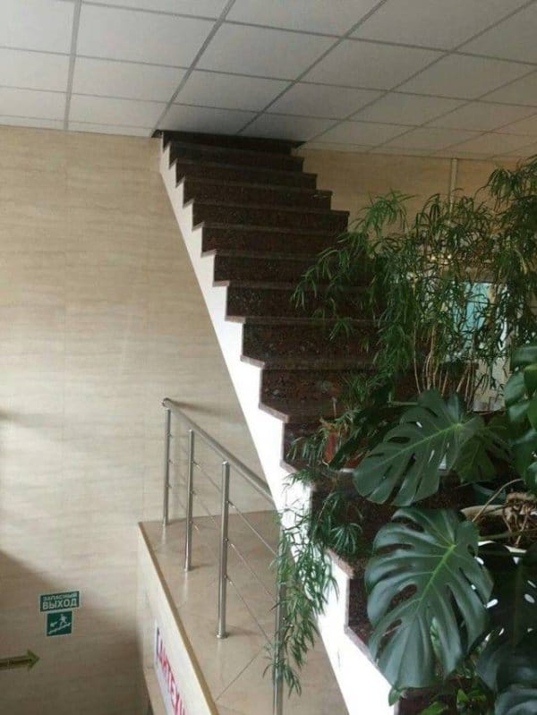 лестница под потолок