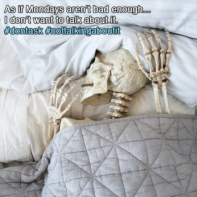 скелет в постели