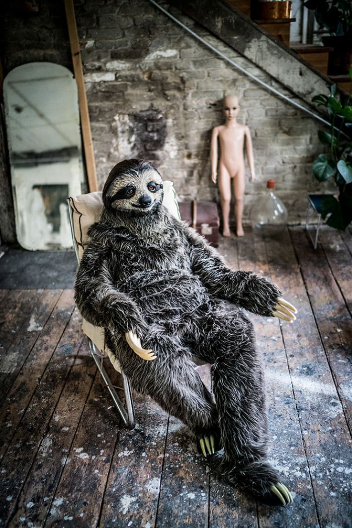 Невероятно красивый и реалистичный костюм ленивца, сделанный своими руками рис 4