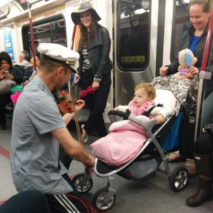 музыкант в метро