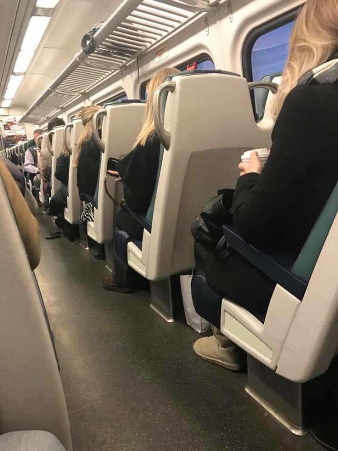 девушки в поезде