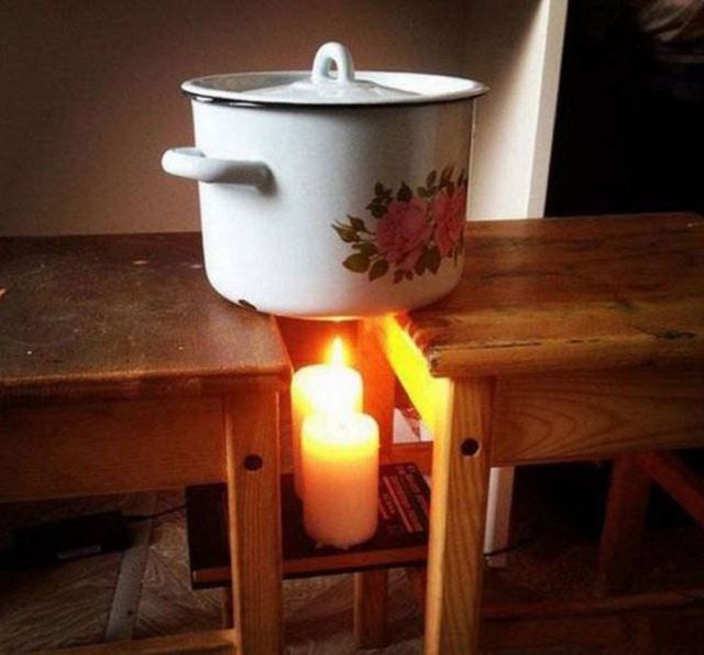 свечи нагревают кастрюлю
