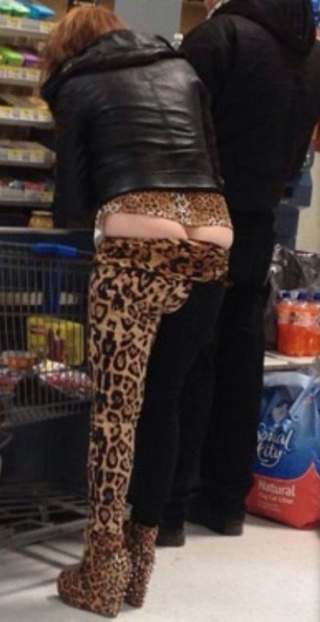 девушка в леопардовых штанах