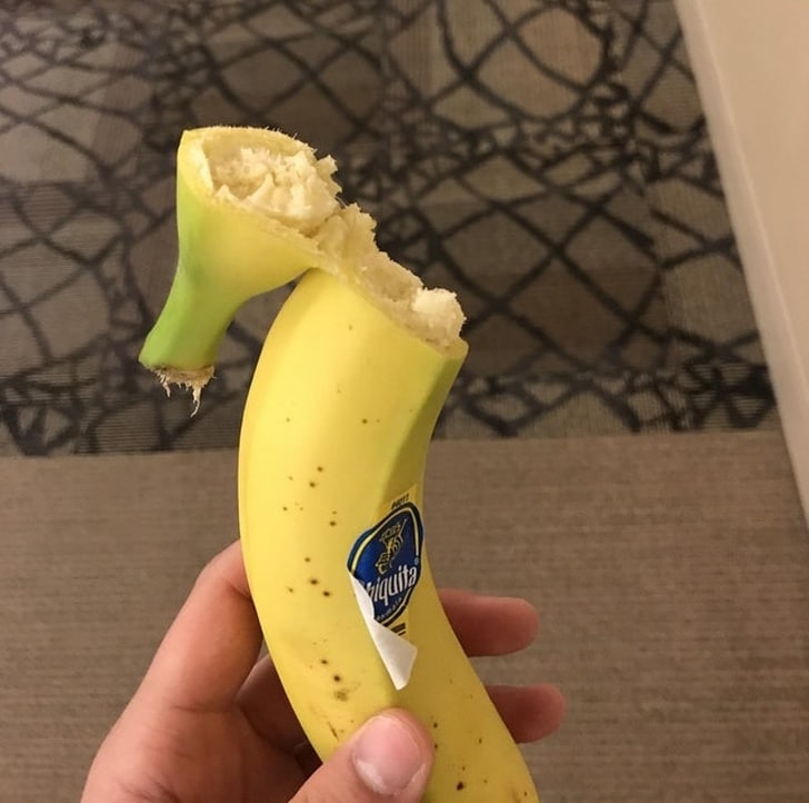чистить банан