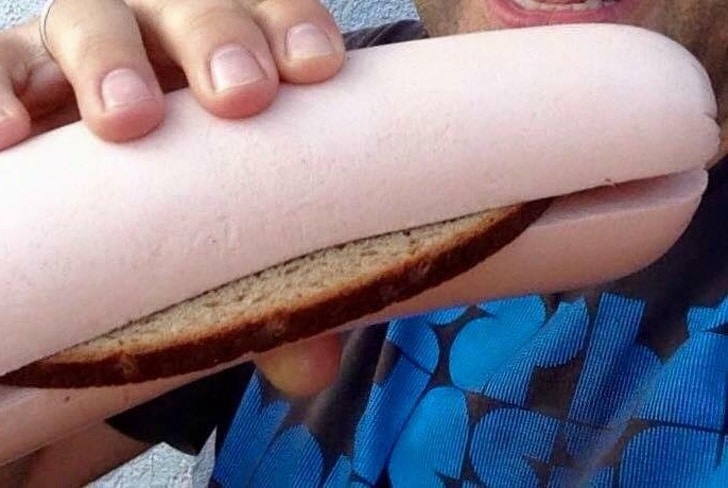 бутерброд с сосиской