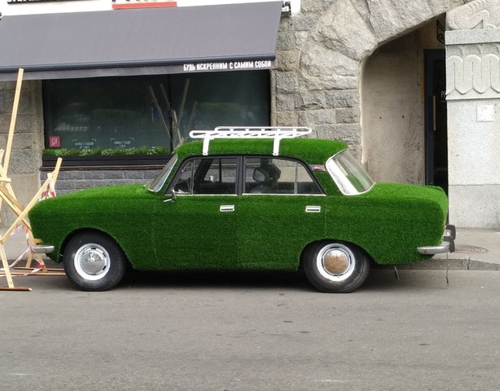 зеленое авто