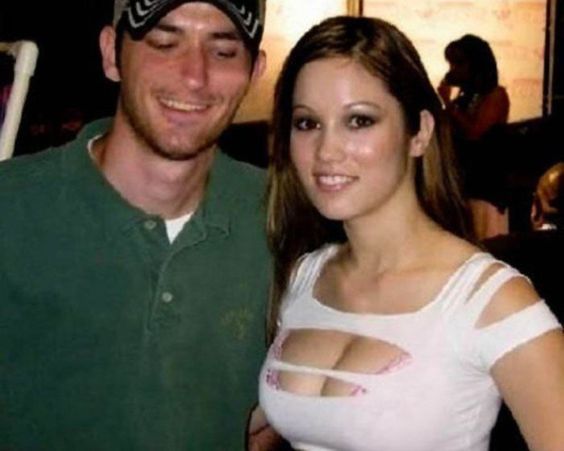 парень и девушка с большой грудью