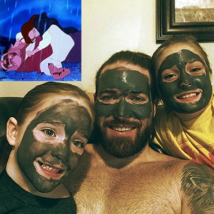 папа и дочки с маской на лице