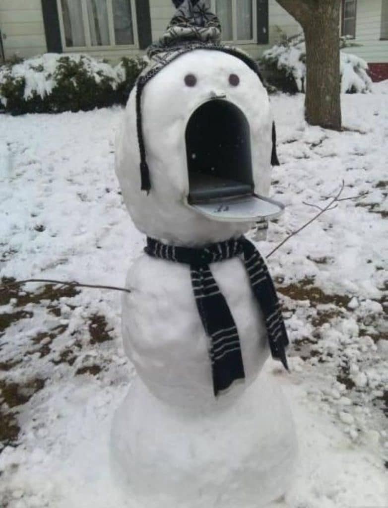почтовый ящик в виде снеговика
