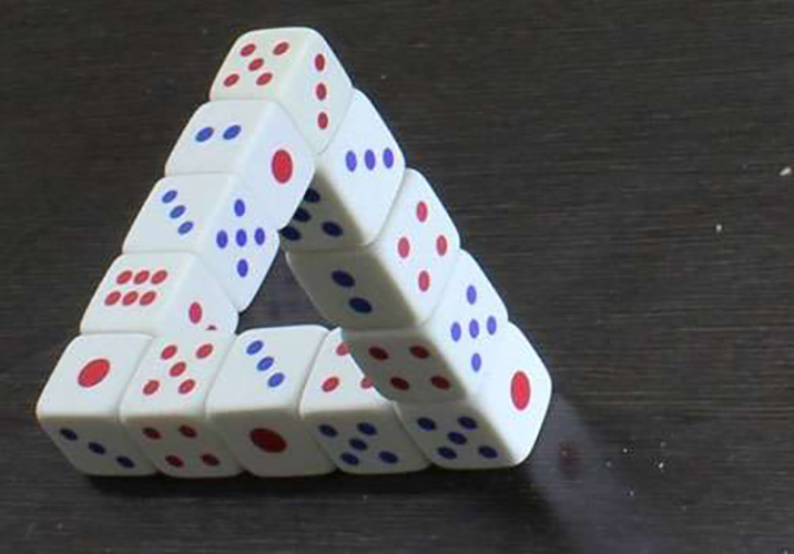 треугольник из кубиков