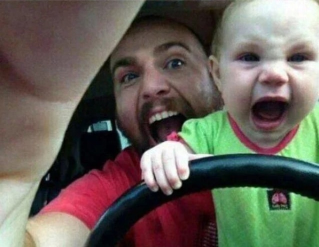 папа с сыном за рулем