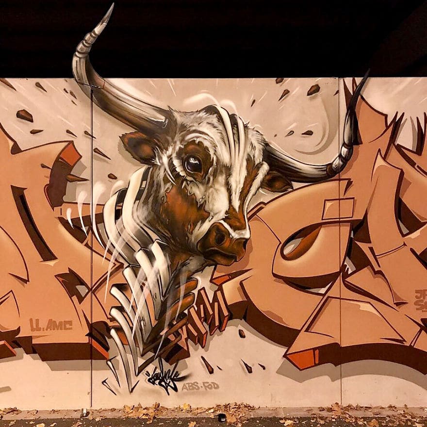 рисунок буйвола на стене
