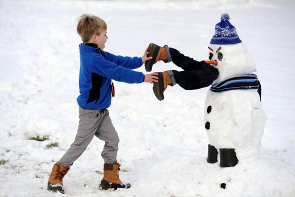 мальчик и снеговик