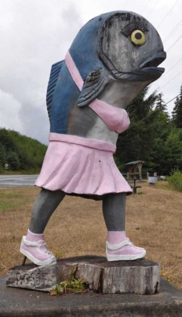 скульптура рыбе