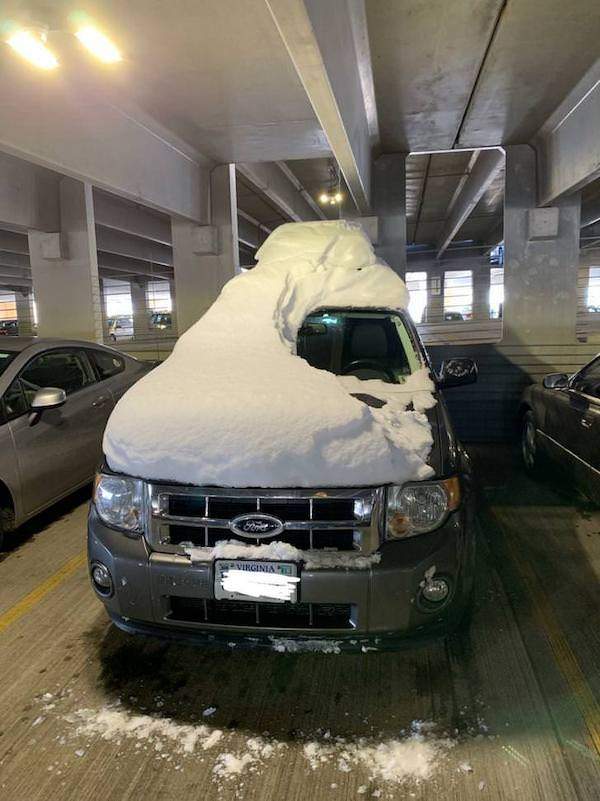 машина в снегу