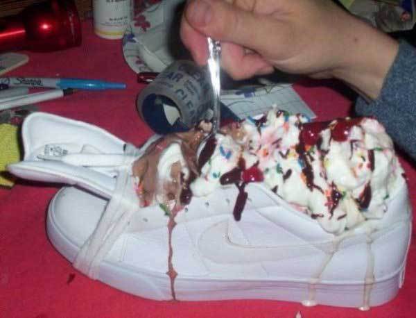 мороженое в кроссовке