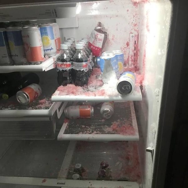 беспорядок в холодильнике