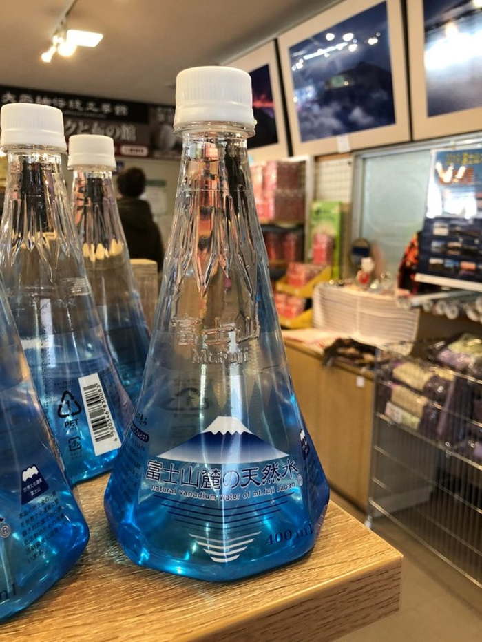 бутылки с водой