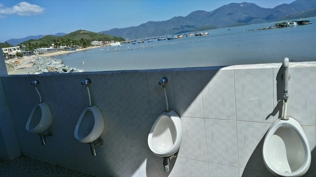 общественный туалет