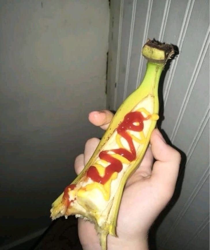 банан с кетчупом