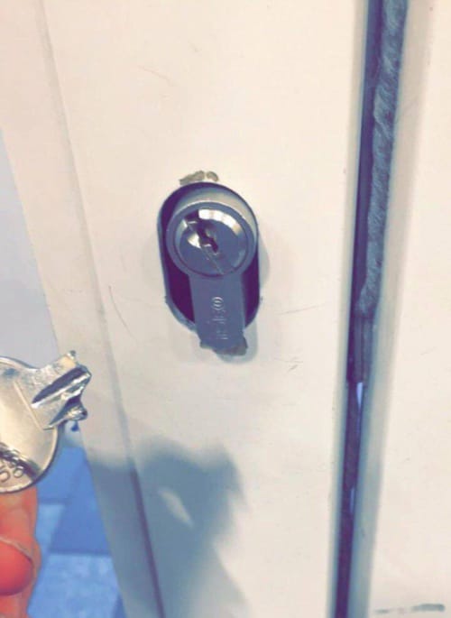 сломанный ключ от двери
