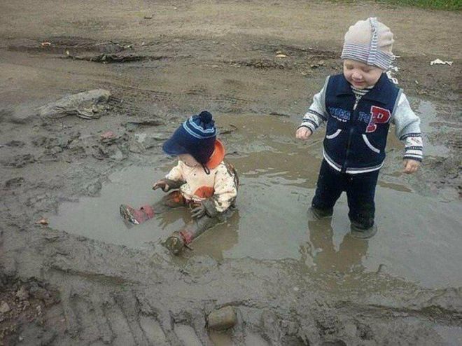дети в грязи