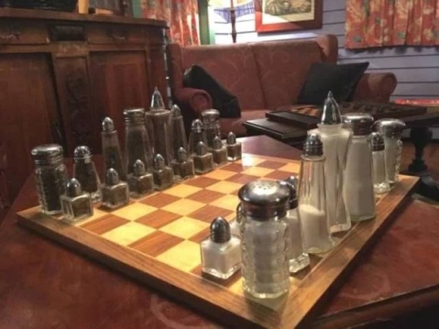 шахматы из кухонной утвари