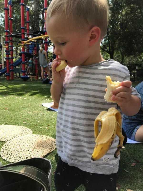 мальчик с бананом