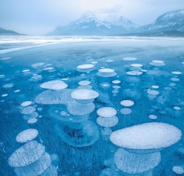 замерзшие круги на озере