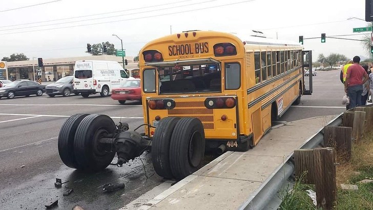 школьный автобус без колес