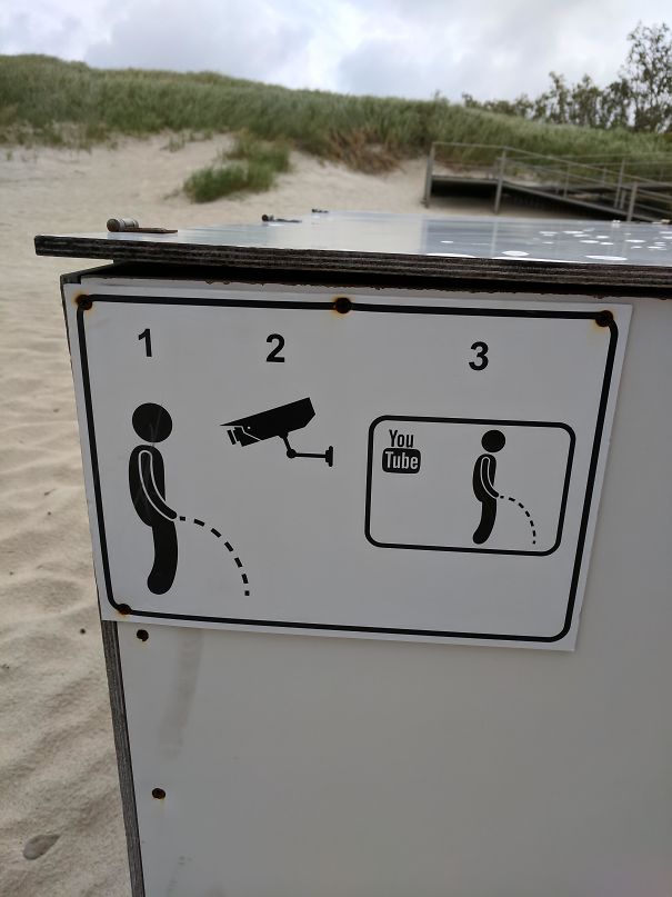 табличка на пляже