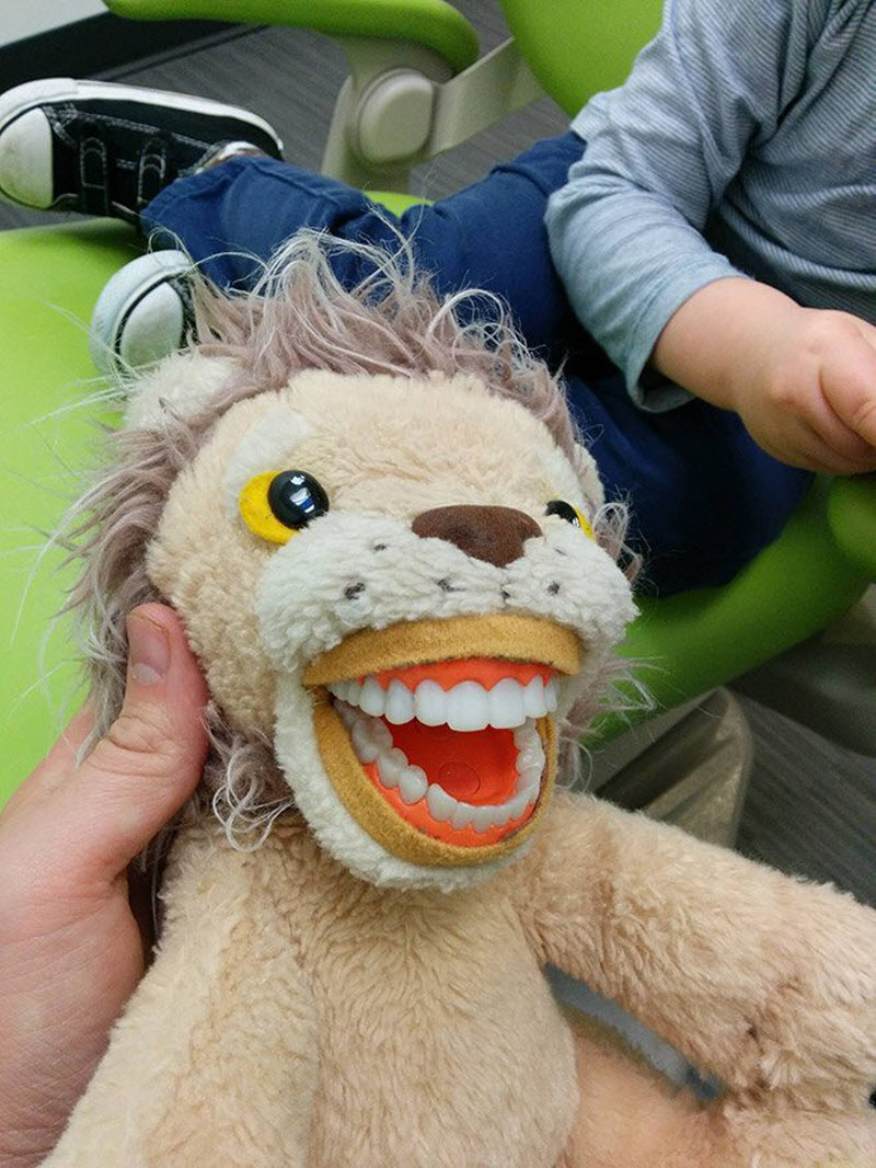 Травма детства: зубастые игрушки в кабинетах стоматологов  Приколы,дети,игрушки,родители