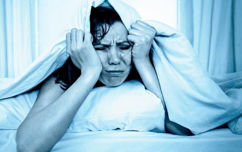 Почему болит голова после долгого сна?                      Интересное