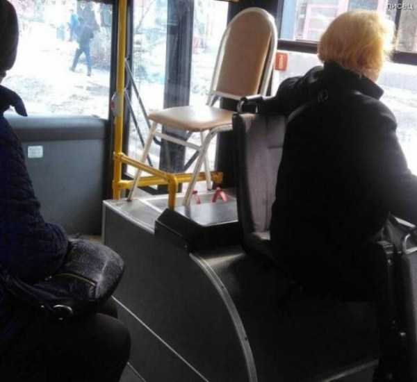 стул в автобусе