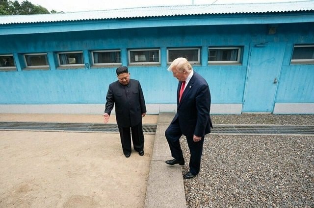 Фотожабы на Дональда Трампа и Ким Чен Ына