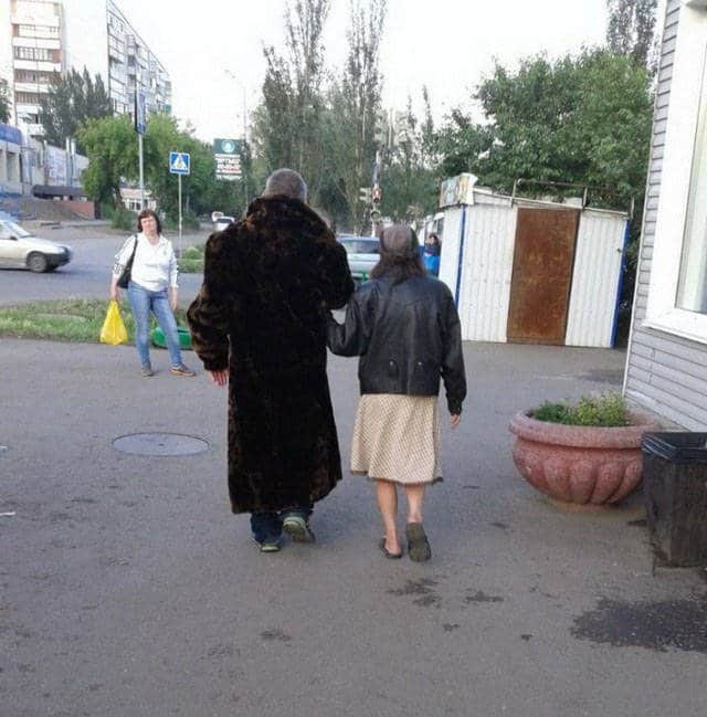 мужчина и женщина на улице