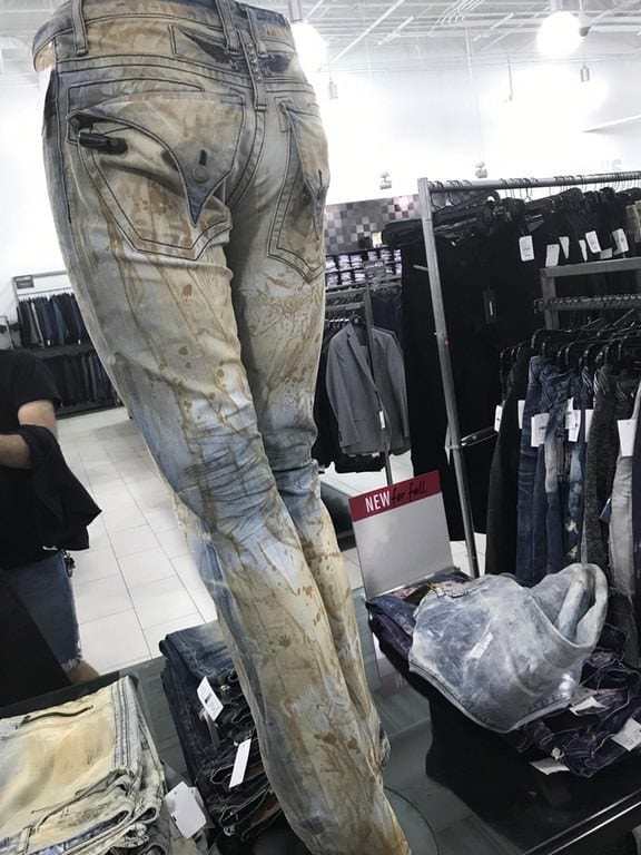 грязные джинсы