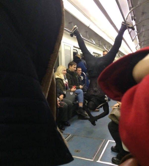 Странные пассажиры в метро 