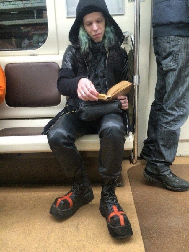 Самые странные персонажи из метро 