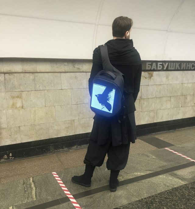 Неожиданные чудаки в метро 