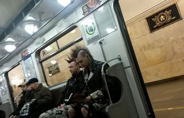 Неожиданные чудаки в метро 