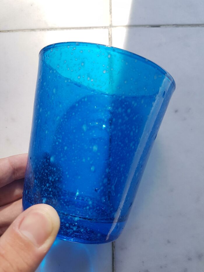 синий стакан